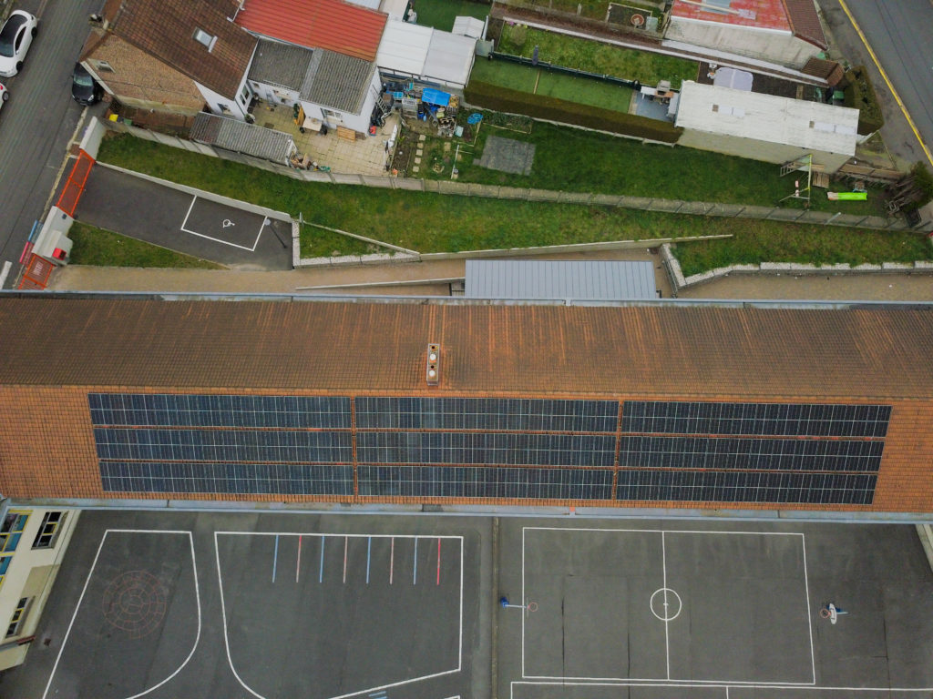 Première installation de l'opération d’autoconsommation collective de Calonne-Ricouart sur la toiture de l’École Barbusse 